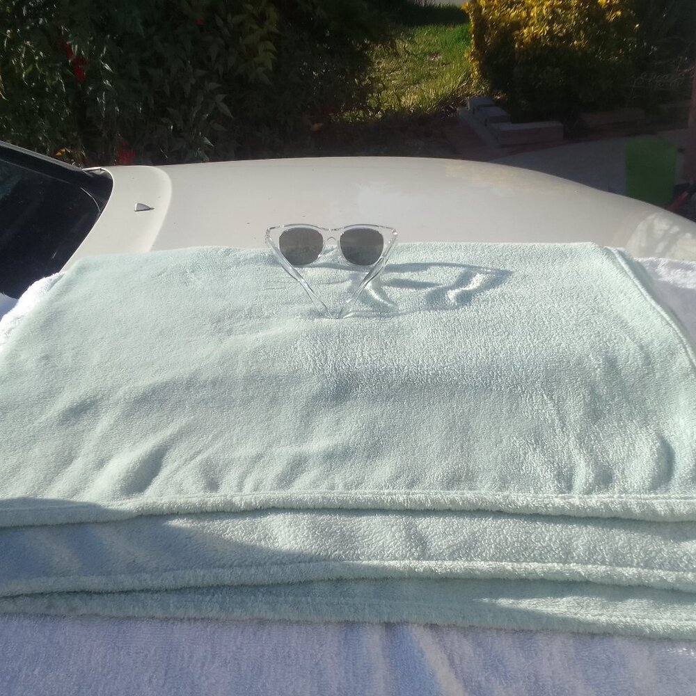 Bundle sunglasses&soft warm blanket throwover brand new 5 colors